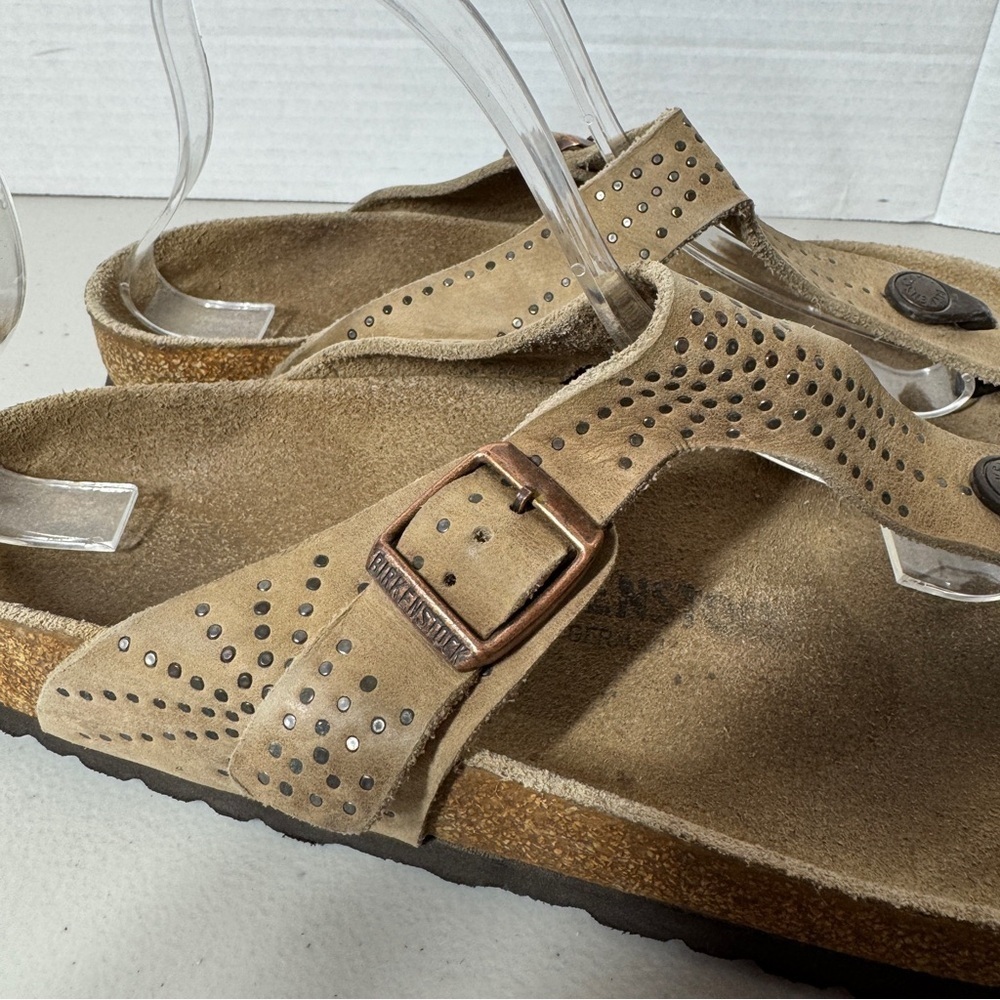 Birkenstock Gizeh Sandals Tan Suede Size 42 Studded Thong Comfort Summer Casual - Picture 8 of 16